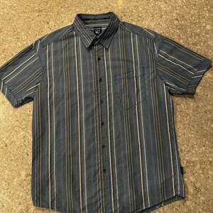 KUHL EUC Suncel Mens Tencel Blend Button Blue Plaid Short Sleeve Mountain Shirt